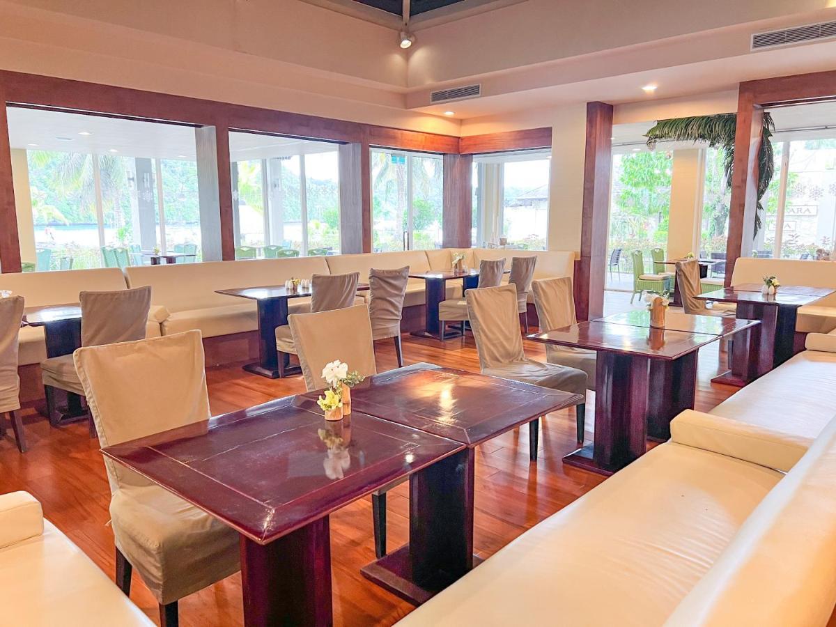 Palau Royal Resort Koror Ngoại thất bức ảnh