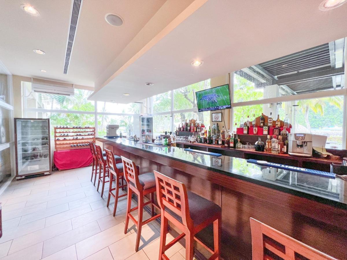 Palau Royal Resort Koror Ngoại thất bức ảnh