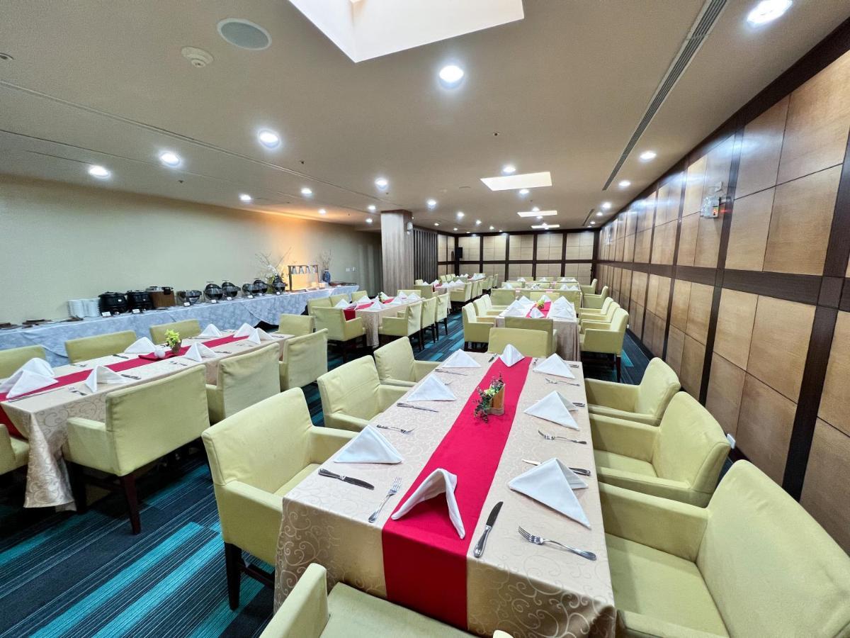 Palau Royal Resort Koror Ngoại thất bức ảnh