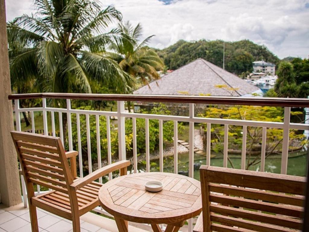 Palau Royal Resort Koror Ngoại thất bức ảnh