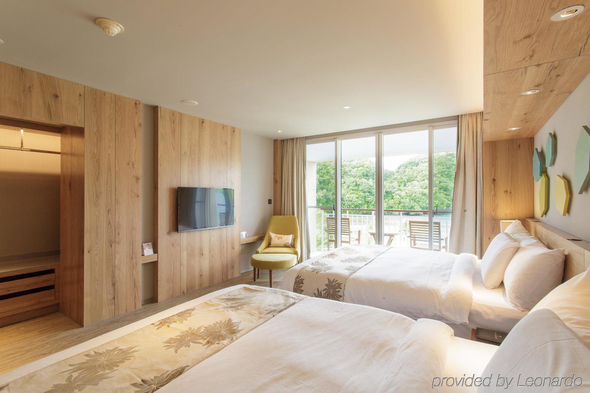 Palau Royal Resort Koror Ngoại thất bức ảnh